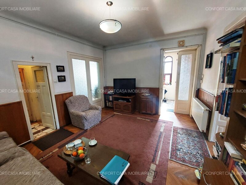 13 Septembrie - Uranus, etajul 1 + dependinte in vila D+P+1E