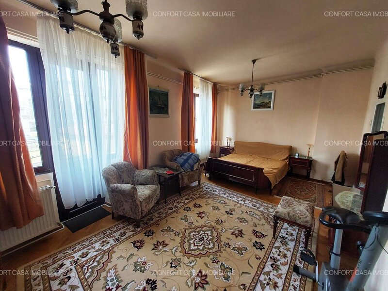 13 Septembrie - Uranus, etajul 1 + dependinte in vila D+P+1E