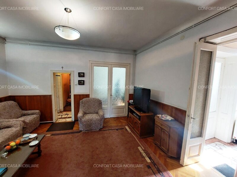 13 Septembrie - Uranus, etajul 1 + dependinte in vila D+P+1E