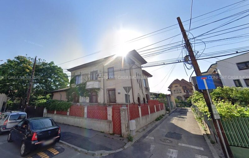 13 Septembrie - Uranus, etajul 1 + dependinte in vila D+P+1E