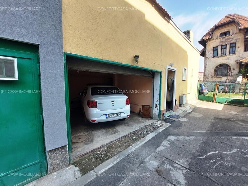 13 Septembrie - Uranus, etajul 1 + dependinte in vila D+P+1E