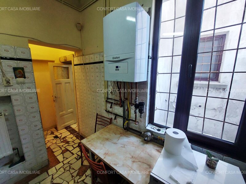 13 Septembrie - Uranus, etajul 1 + dependinte in vila D+P+1E