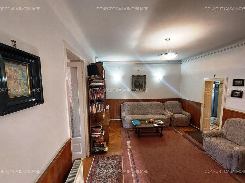 13 Septembrie - Uranus, etajul 1 + dependinte in vila D+P+1E