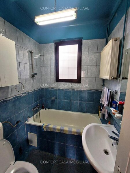 13 Septembrie - Uranus, etajul 1 + dependinte in vila D+P+1E